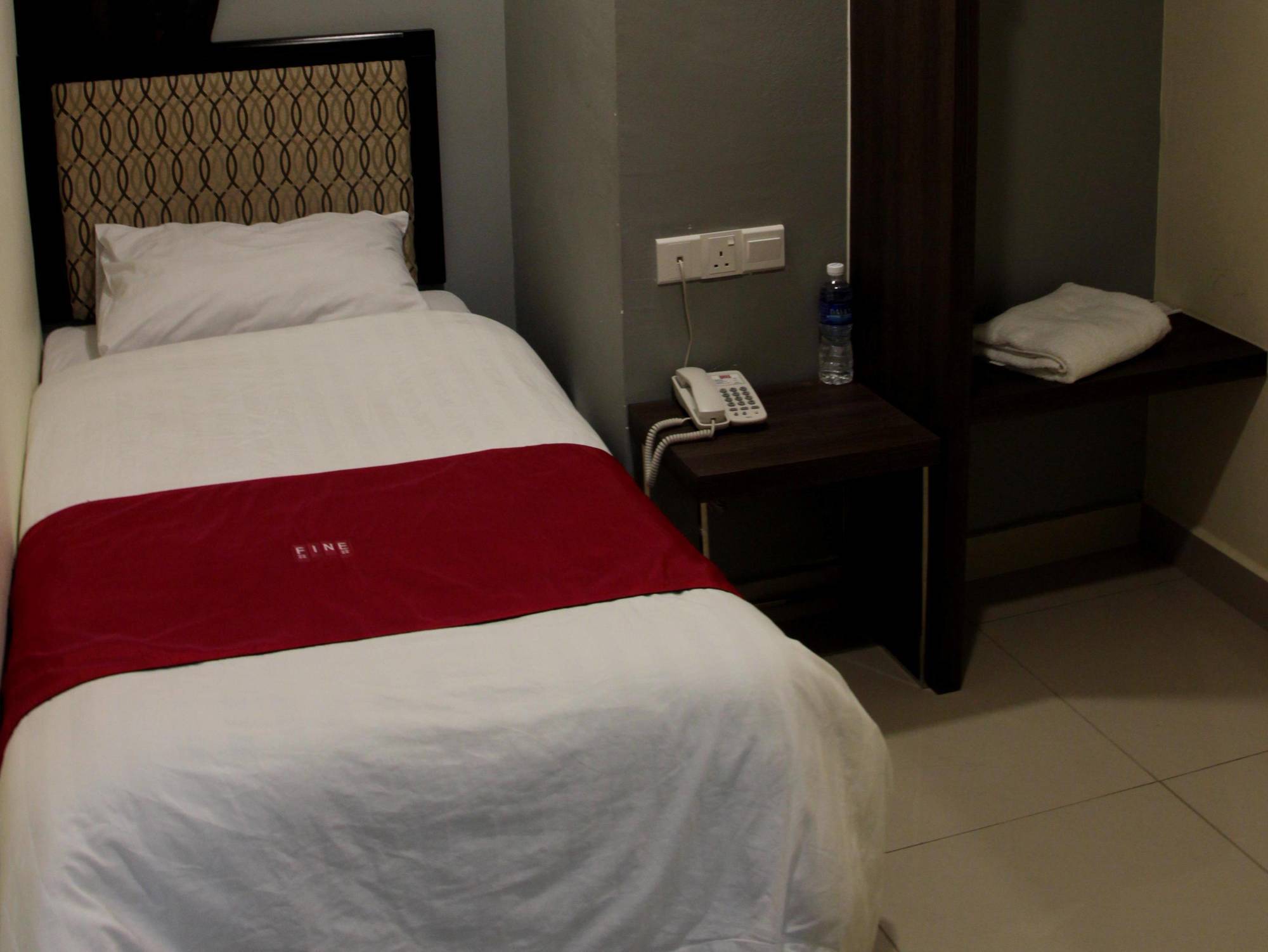 Oyo 700 Fine Hotel Куала Лумпур Екстериор снимка